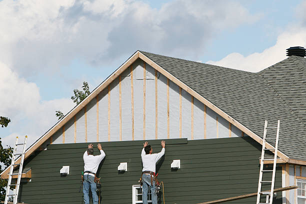 Professional Siding technician working in Emporia, VA